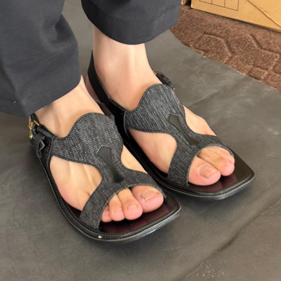 Handmade Pure Taar Black Panjedar Chappal